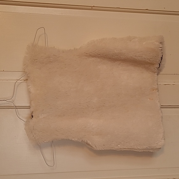 Red camel girl white faux fur vest with zebra lining, no fasteners - Picture 2 of 2